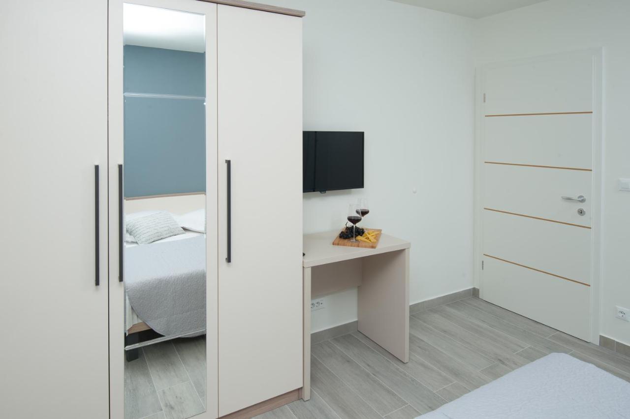 Seaside Luxury Suites Podstrana Rum bild